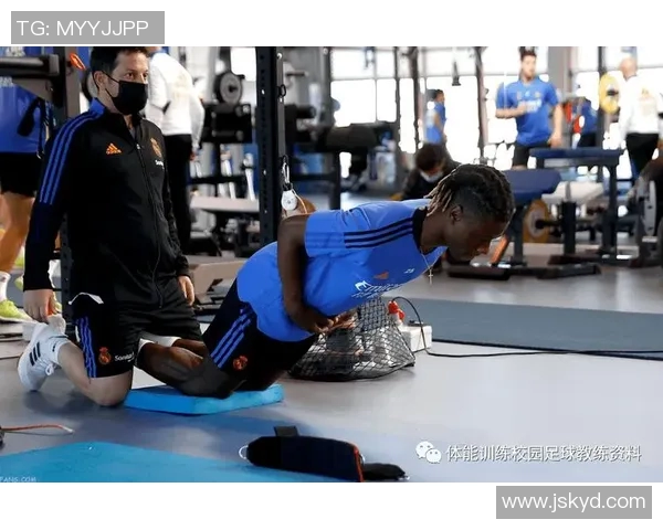 科学足球技术训练方法探索与实践提升运动员综合素质的有效途径