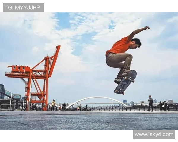 杭州极限运动队勇闯攀岩联赛逆袭之路展现拼搏精神与团队力量