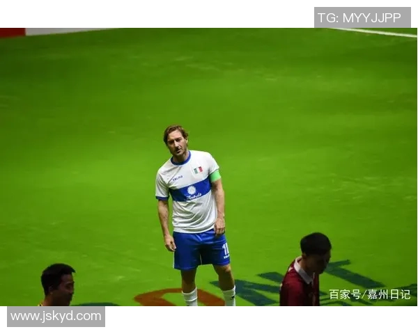 猜足球明星的谜语挑战你能识别出这些球场传奇吗