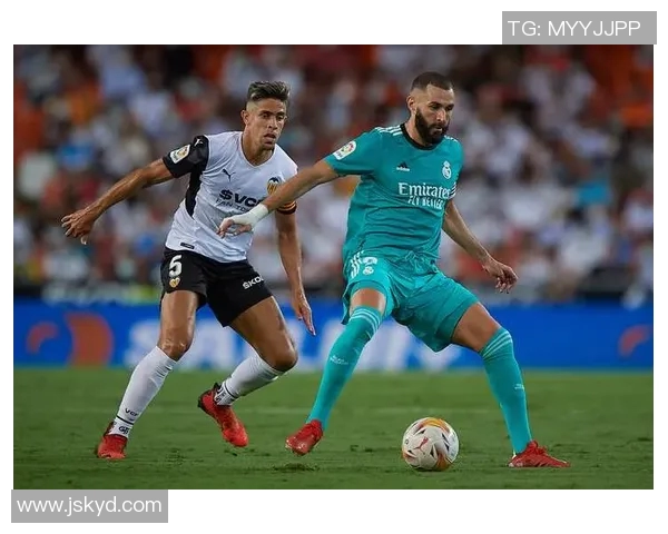 皇马足球明星Valv的辉煌历程与未来展望分析