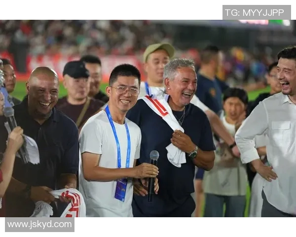 国外足球明星在中国的昵称与称呼解析